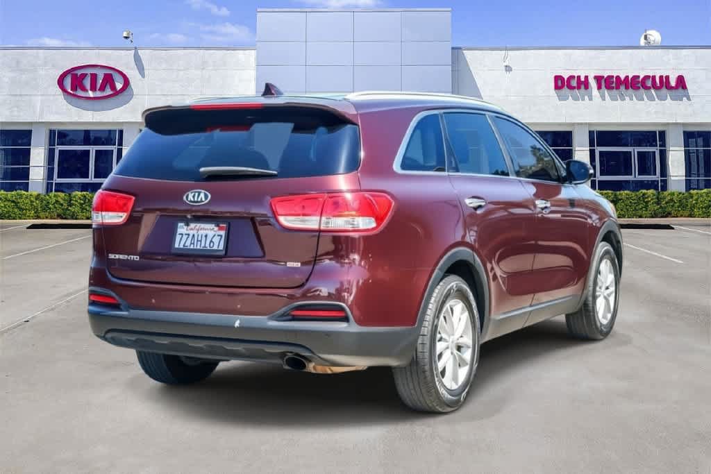 Used 2017 Kia Sorento FWD w/ LX Convenience Package image 2