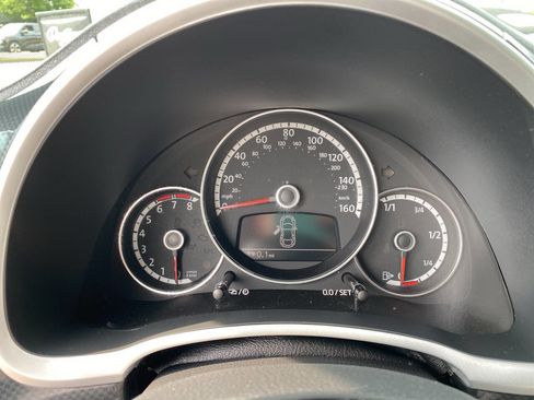 Used 2014 Volkswagen Beetle R-Line image 28