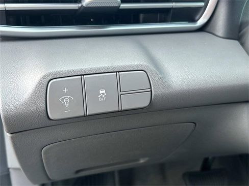 Certified 2025 Hyundai Elantra SEL image 22