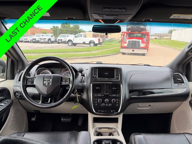Used 2019 Dodge Grand Caravan SXT FWD image 21