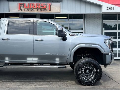 Used 2024 GMC Sierra 2500 Denali w/ Denali Reserve Package AWD/4WD image 12