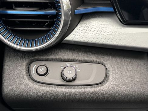 New 2026 Chevrolet Trax LT image 6