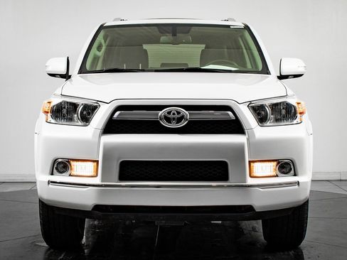 Used 2013 Toyota 4Runner SR5 image 2