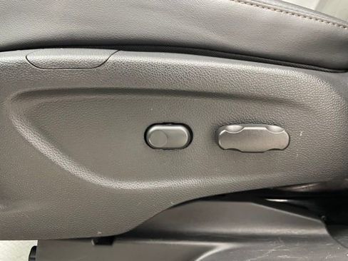 Certified 2022 Chevrolet Trax LT w/ Sport Edition image 10