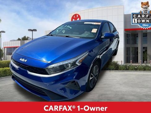 Used 2022 Kia Forte LXS FWD image 2