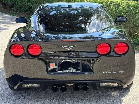 Used 2005 Chevrolet Corvette Coupe w/ Preferred Equipment Group RWD image 6