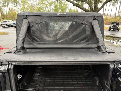 Used 2021 Jeep Wrangler Unlimited Rubicon w/ Xtreme Recon 35" Tire Package image 14