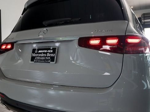 New 2026 Mercedes-Benz GLS 580 4MATIC image 10