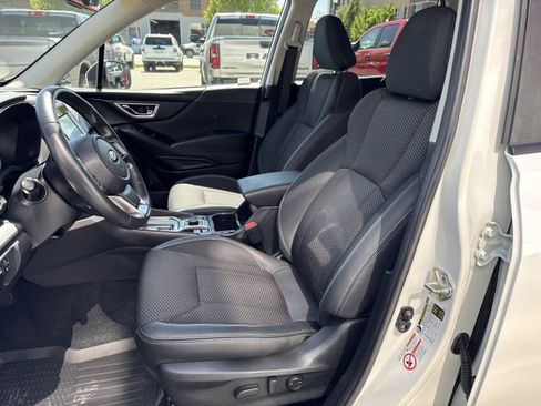 Used 2019 Subaru Forester Premium AWD/4WD image 10