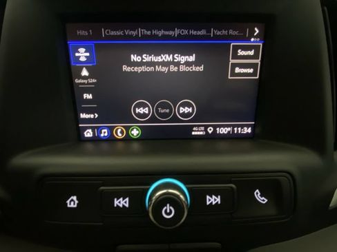 Used 2024 GMC Terrain SLE w/ Driver Convenience Package FWD image 16