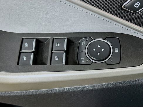 Used 2022 Ford Explorer XLT w/ Equipment Group 202A image 15