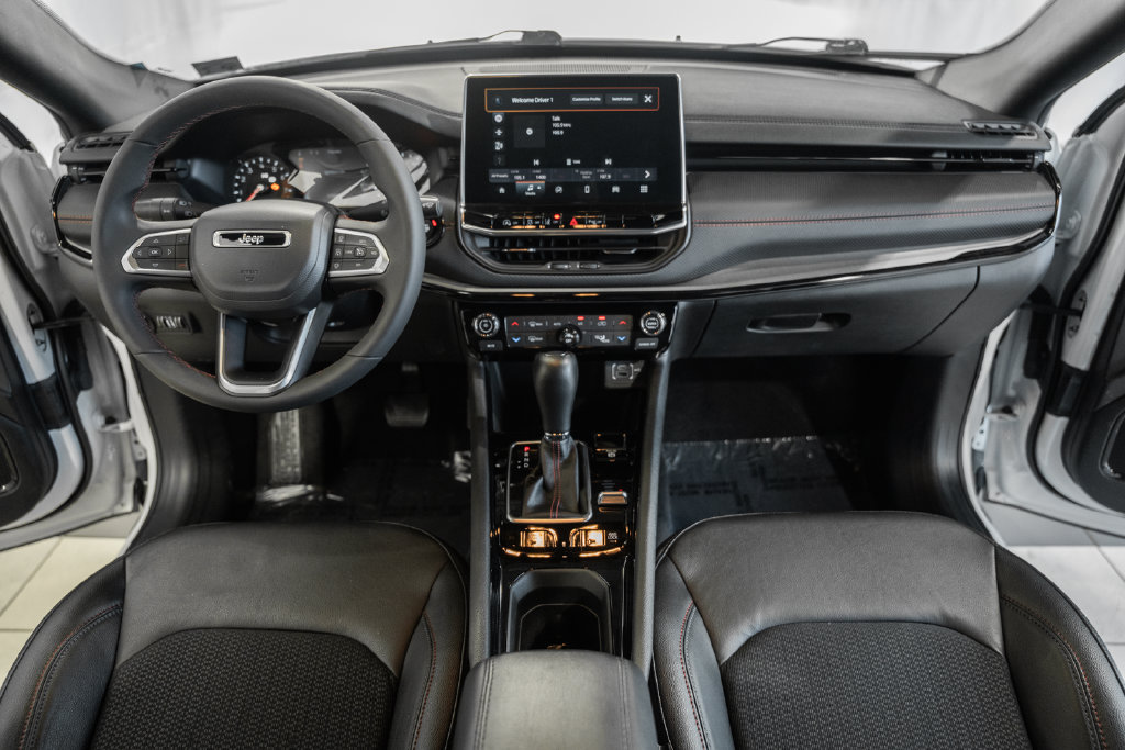 Certified 2025 Jeep Compass Trailhawk AWD/4WD image 21