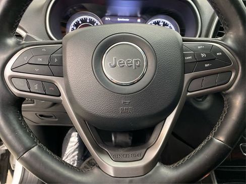 Used 2020 Jeep Cherokee Limited image 23