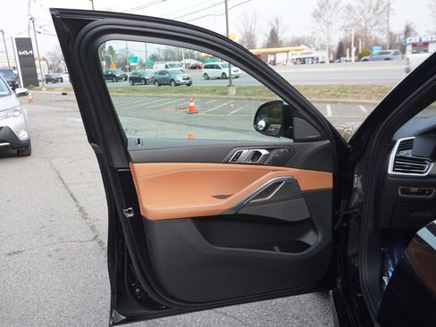 Used 2023 BMW X6 xDrive40i w/ M Sport Package image 30