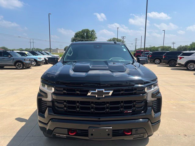 Used 2025 Chevrolet Silverado 1500 LT Trail Boss w/ Convenience Package II AWD/4WD image 3