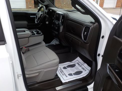 Used 2020 Chevrolet Silverado 1500 LT image 26