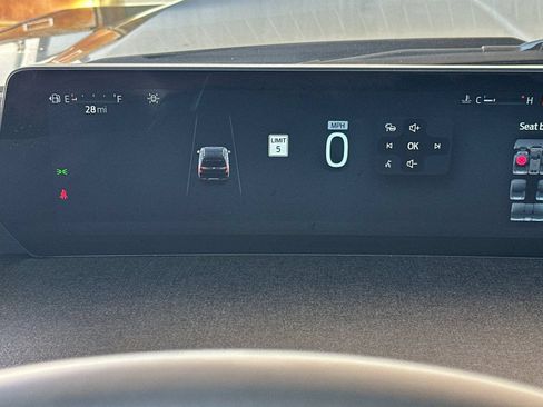 Used 2025 Ford Expedition Active AWD/4WD image 33
