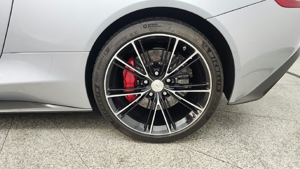 Used 2014 Aston Martin Vanquish Coupe RWD image 51
