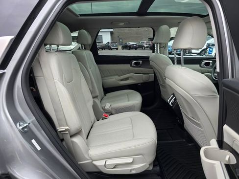 Certified 2023 Kia Sorento SX Prestige AWD/4WD image 14