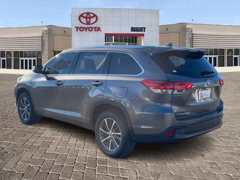 Certified 2019 Toyota Highlander FWD V6 image 5