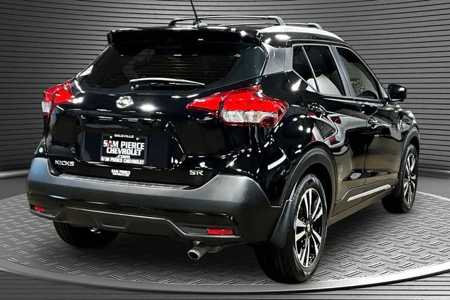 Used 2019 Nissan Kicks SR w/ Exterior Package FWD image 6