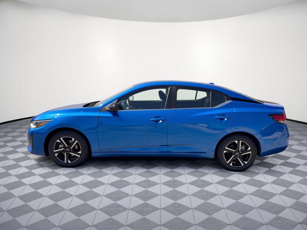 Used 2025 Nissan Sentra SV FWD image 2