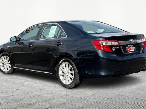 Used 2013 Toyota Camry XLE w/ Convenience Pkg image 4