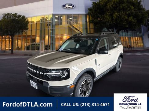 Used 2025 Ford Bronco Sport Outer Banks AWD/4WD image 1