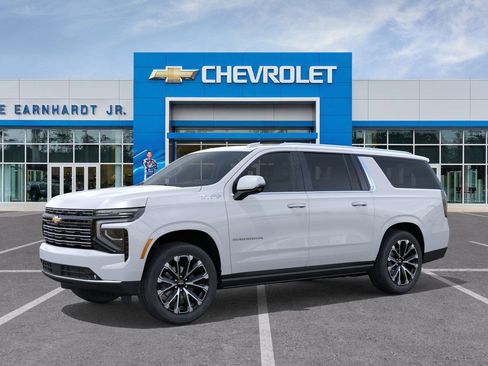 New 2026 Chevrolet Suburban High Country image 3