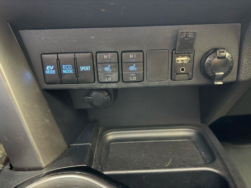 Used 2017 Toyota RAV4 Limited AWD/4WD image 19