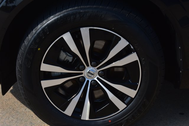 Used 2024 Volvo XC60 T8 Core AWD/4WD image 11