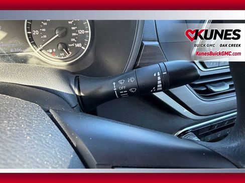 Used 2025 Nissan Altima 2.5 SV FWD image 14