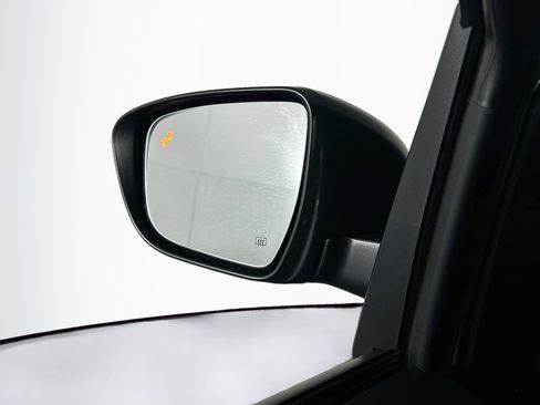 Used 2023 Nissan Frontier SV w/ SV Convenience Package RWD image 16