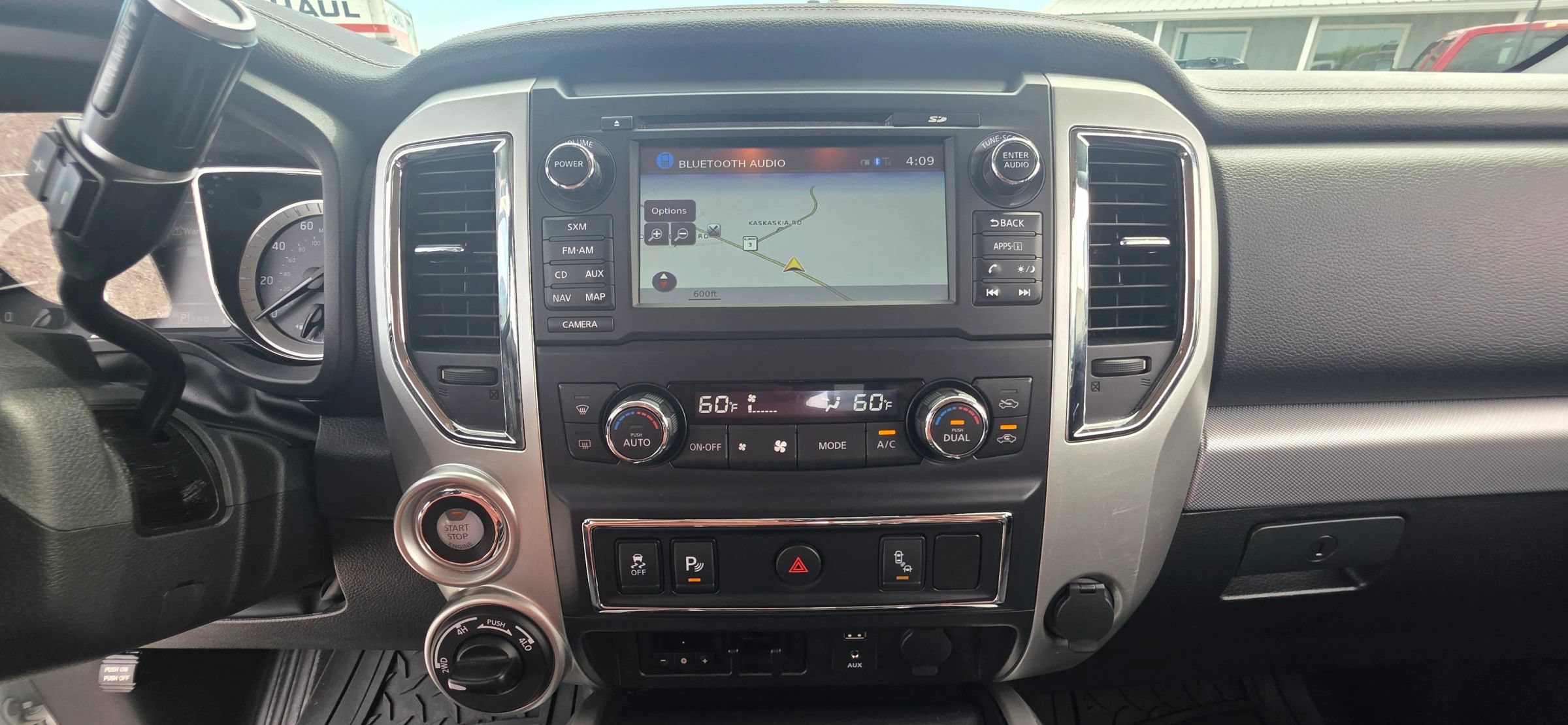 Used 2018 Nissan Titan PRO-4X w/ Pro-4x Utility Package AWD/4WD image 18