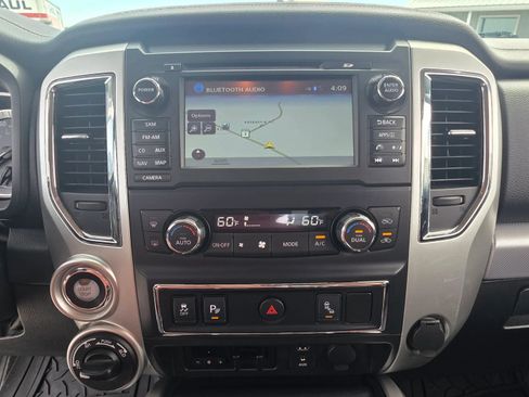 Used 2018 Nissan Titan PRO-4X w/ Pro-4x Utility Package AWD/4WD image 18