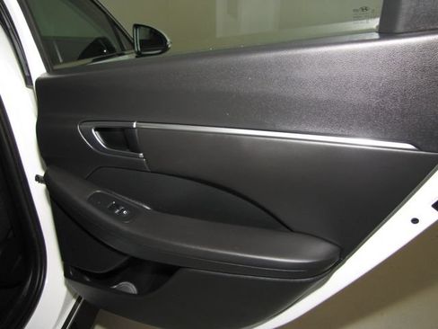 Used 2023 Hyundai Sonata SEL FWD image 18