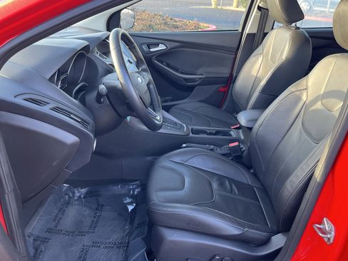 Used 2015 Ford Focus SE w/ Equipment Group 201A image 10