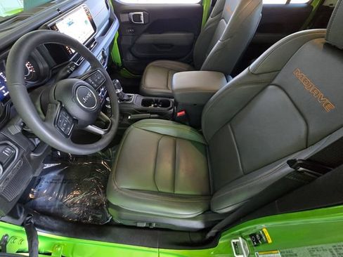 Certified 2025 Jeep Gladiator Mojave w/ Convenience Group AWD/4WD image 19
