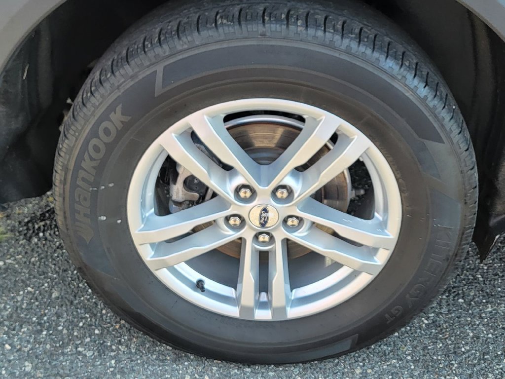 Used 2023 Ford Explorer XLT AWD/4WD image 10