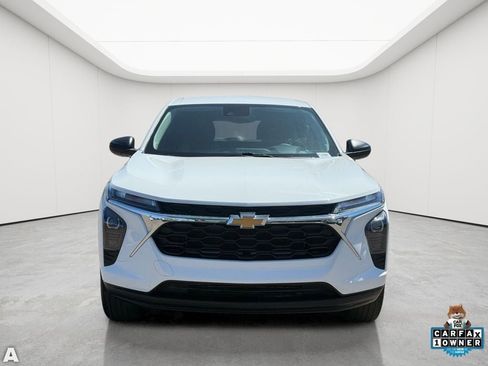 Used 2025 Chevrolet Trax LS image 5