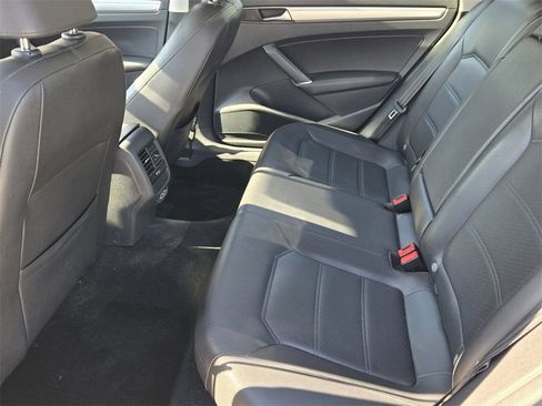 Used 2019 Volkswagen Passat 2.0T Wolfsburg w/ Wheels & Sunroof Package image 13