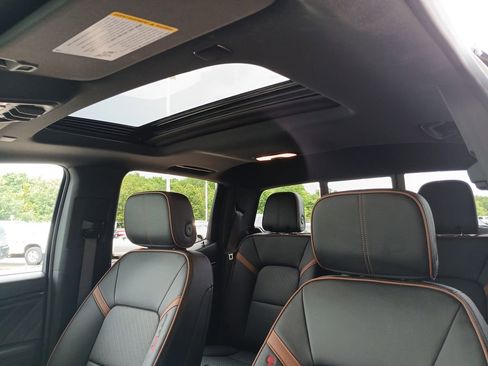 Used 2025 GMC Canyon AT4 w/ Technology Plus Package AWD/4WD image 19