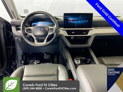 Certified 2025 Ford Explorer Active w/ Active Comfort Package image 29