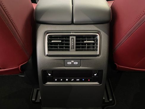 Used 2025 MAZDA CX-70 Plug-In Hybrid w/ Premium Plus image 30