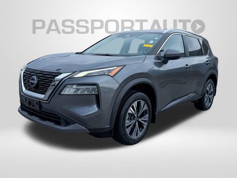 Used 2022 Nissan Rogue SV w/ SV Premium Package image 2