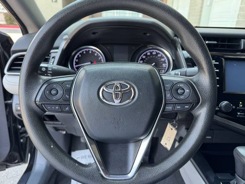 Used 2020 Toyota Camry LE FWD image 18
