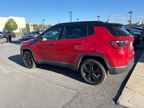 Used 2021 Jeep Compass Latitude w/ Sun and Sound Group AWD/4WD image 2