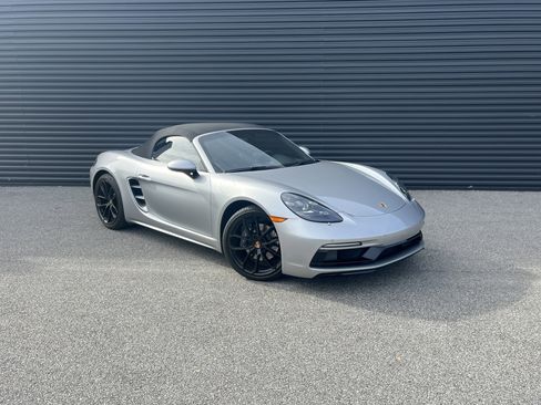 Certified 2024 Porsche 718 Boxster image 7