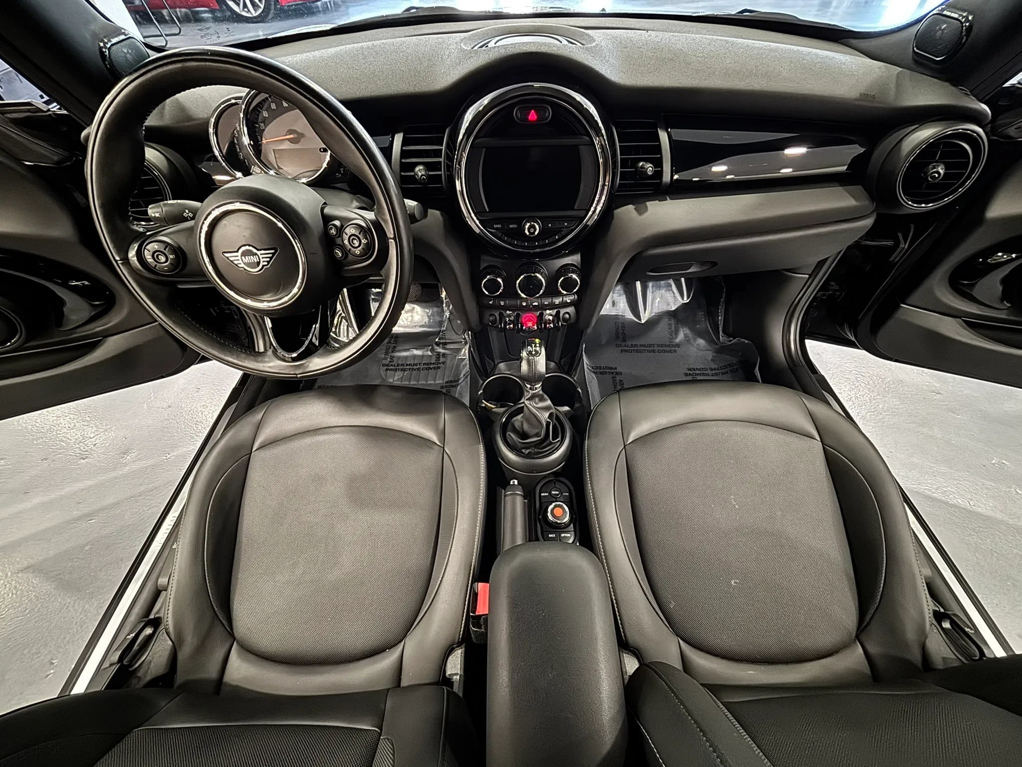 Used 2019 MINI Cooper 2-Door Hardtop w/ Premium Package FWD image 19