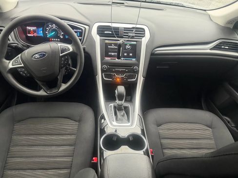 Used 2016 Ford Fusion SE image 31